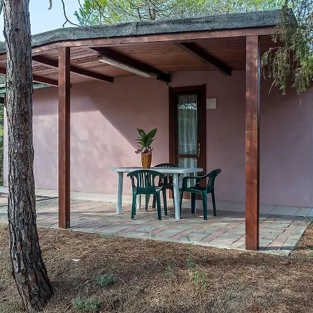 Dom wakacyjny Inviting Mobile Home In Sorso With Garden *